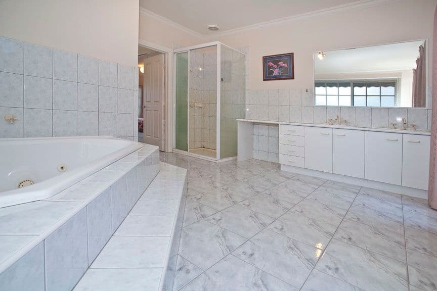 131 Hawthorn Road, FOREST HILL VIC 3131, Forest Hill - Thumbnail 8