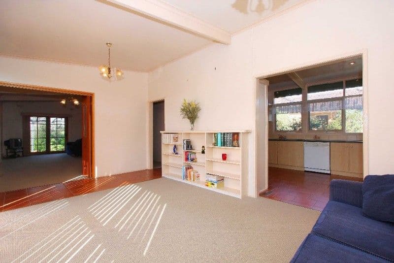 38 Ibbottson Street, WATSONIA VIC 3087, Watsonia - Thumbnail 3