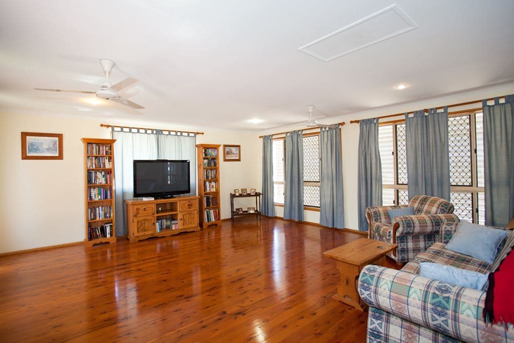 16 Nadina Street, BEACONSFIELD QLD 4740, Beaconsfield - Thumbnail 4