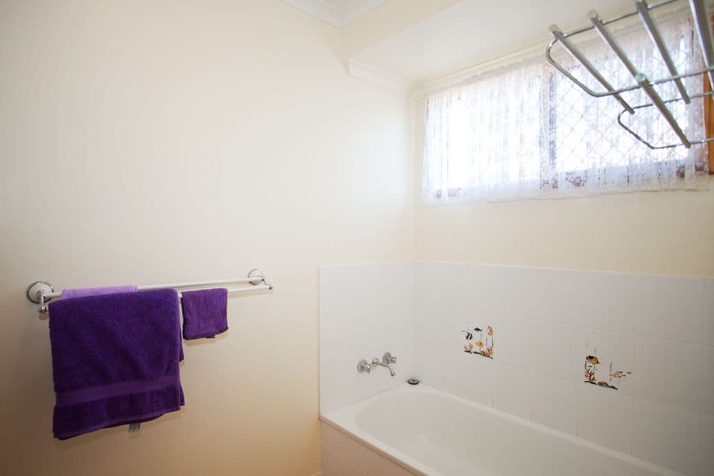 16 Nadina Street, BEACONSFIELD QLD 4740, Beaconsfield - Thumbnail 8