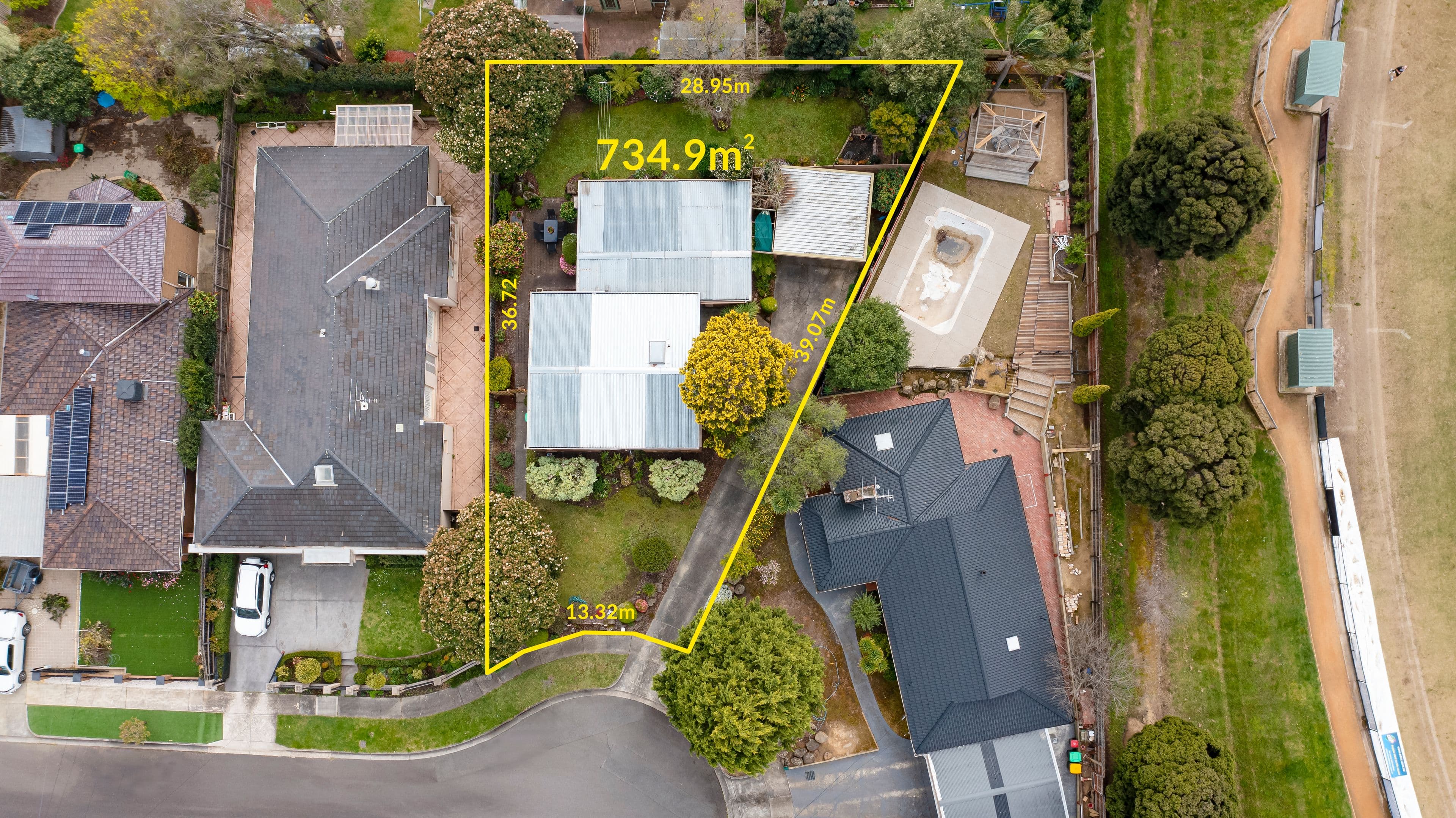 4 Grimsby Court, Doncaster East VIC 3109, Doncaster East - Thumbnail 2
