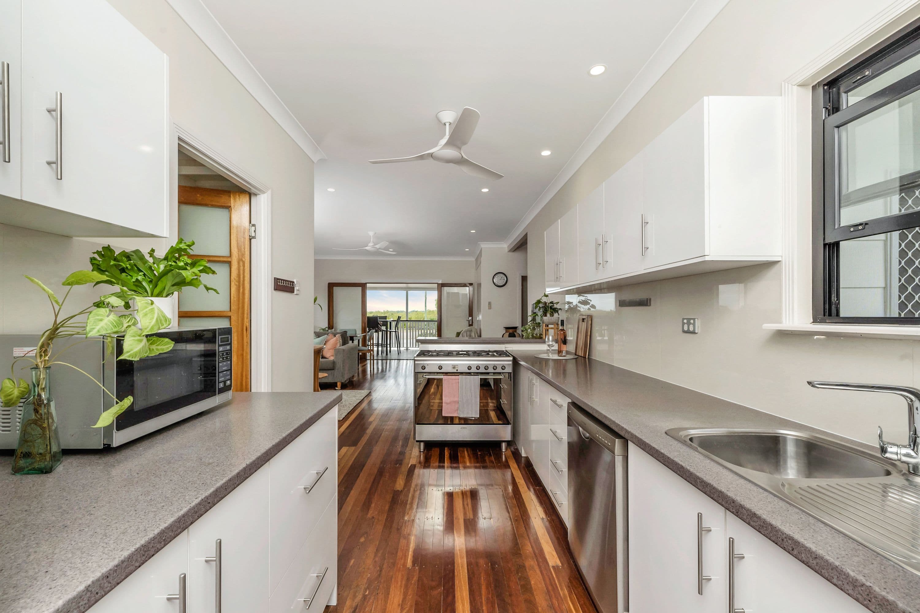 4 Yates Street, Railway Estate QLD 4810, Railway Estate - Thumbnail 2