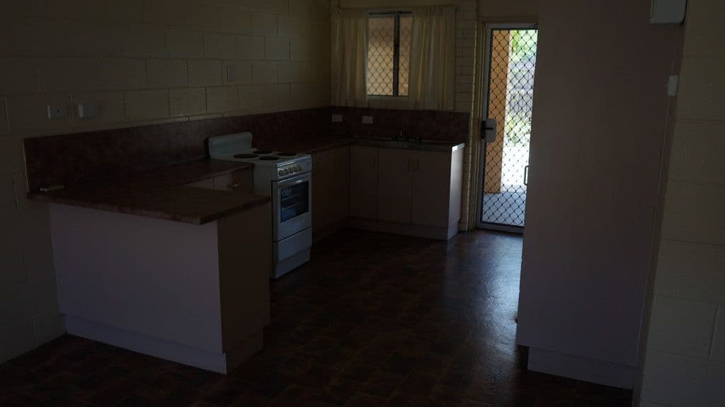 85 Queens Road, Hermit Park QLD 4812, Hermit Park - Thumbnail 3