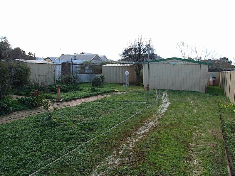 106 Hume Street, ECHUCA VIC 3564, Echuca - Thumbnail 3