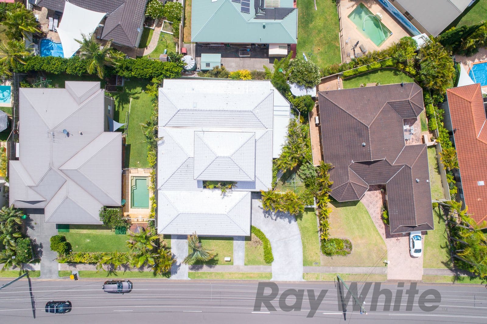 27 Burwood Road, Whitebridge - Thumbnail 4