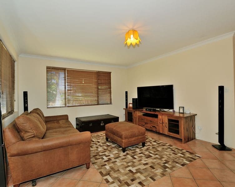 54 Jamaican Road, WAIKIKI WA 6169, Waikiki - Thumbnail 2