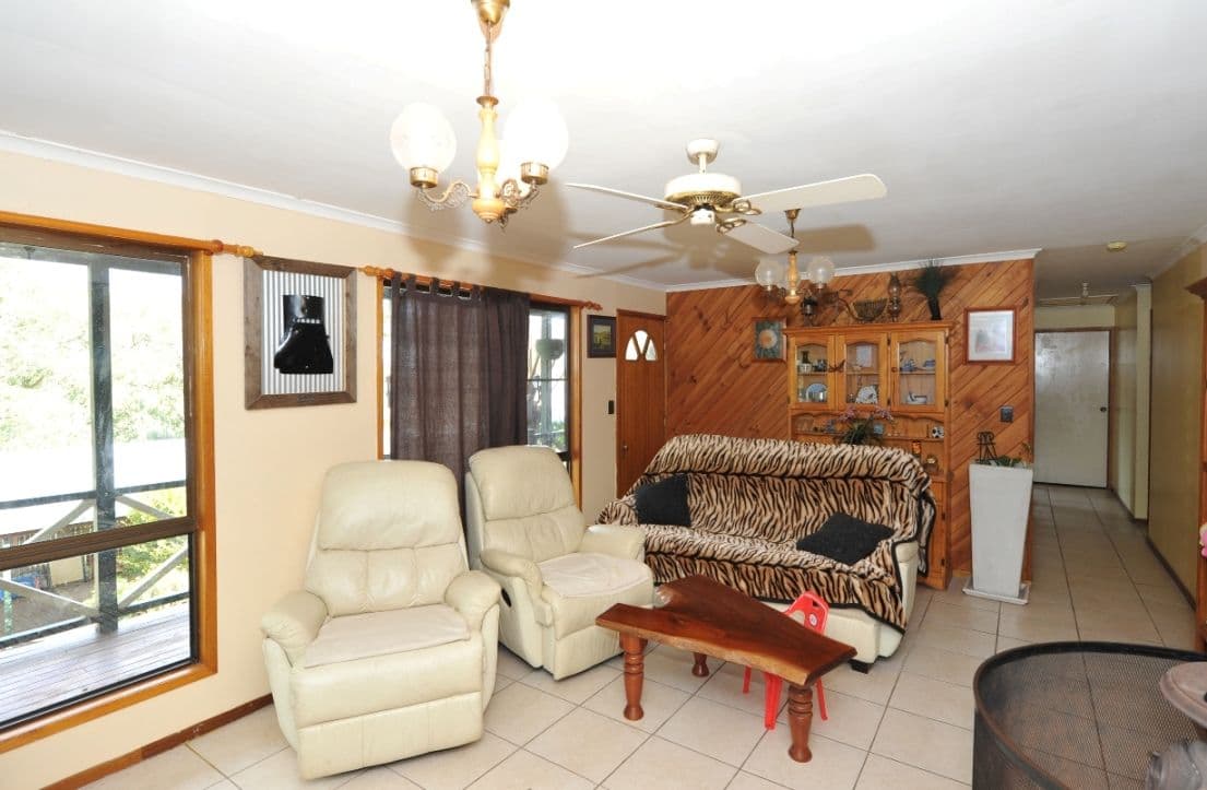 11 Hillview Crescent, GOWRIE JUNCTION QLD 4352, Gowrie Junction - Thumbnail 2