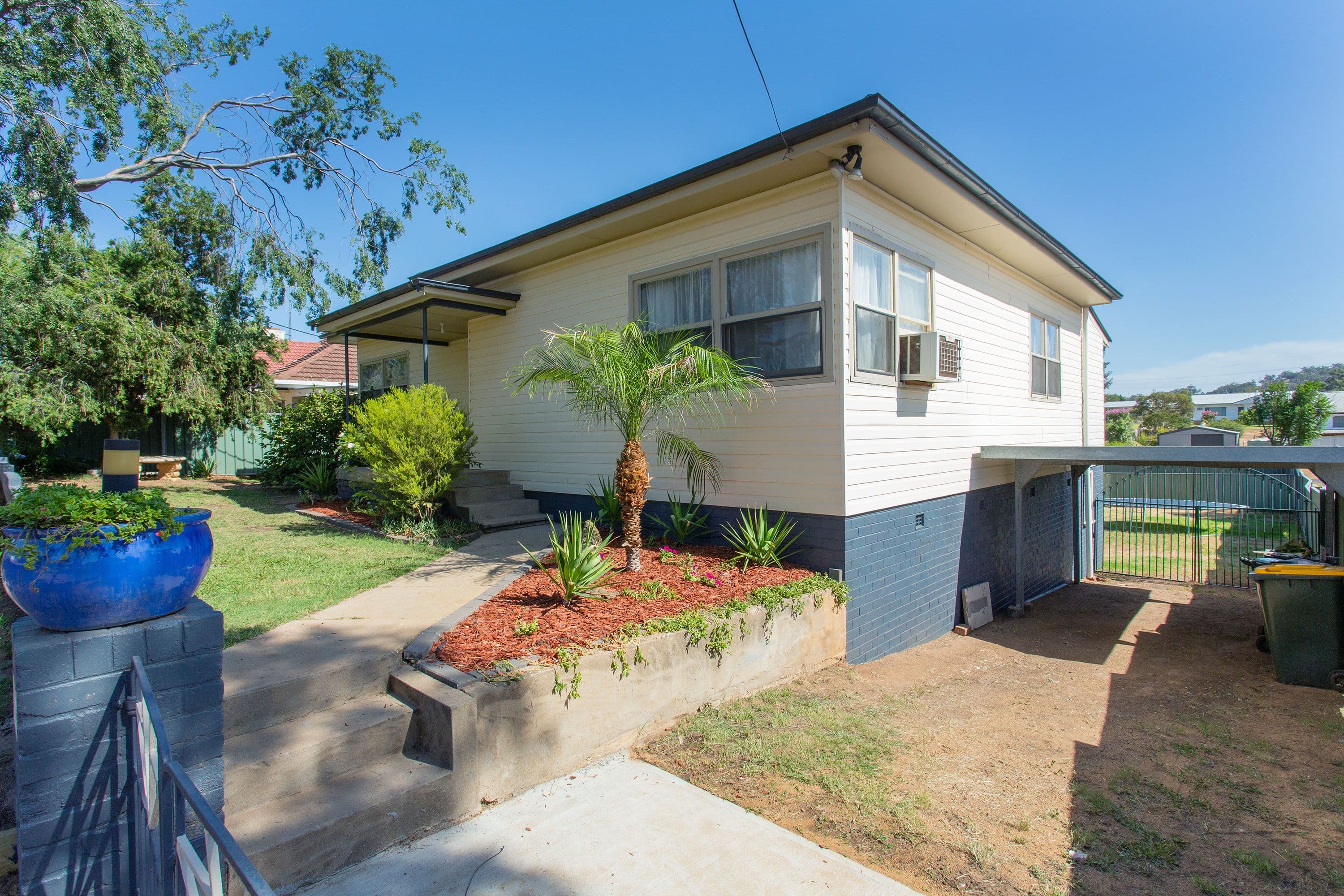 6 Dungaleer Street, Cowra - Image 1