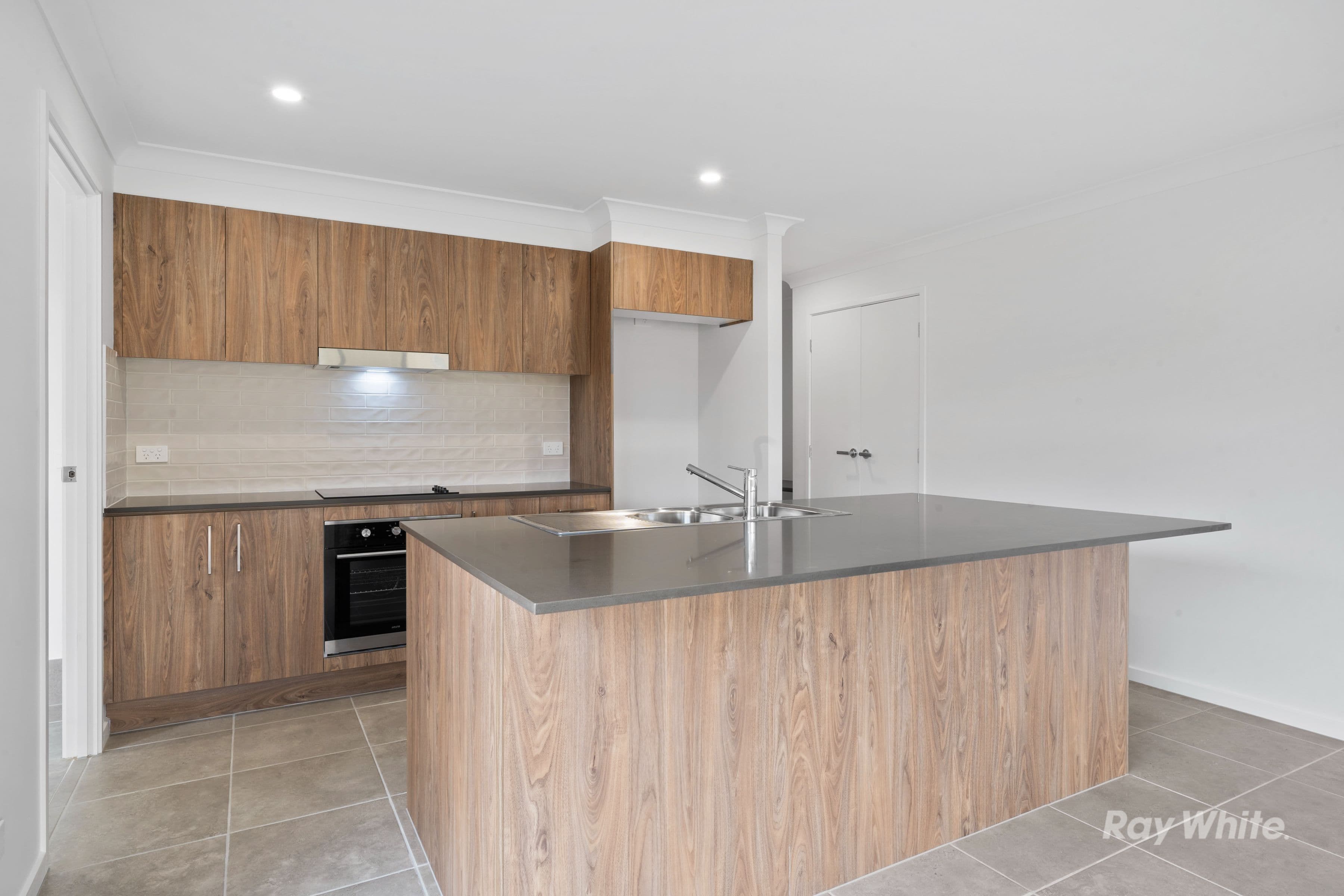 12 Colmar Street, Jimboomba QLD 4280, Jimboomba - Thumbnail 4