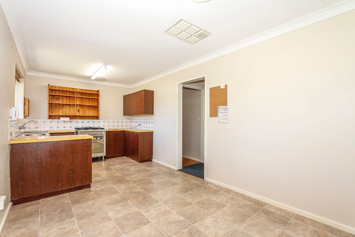 23 Blackadder Road, Swan View WA 6056, Swan View - Thumbnail 5