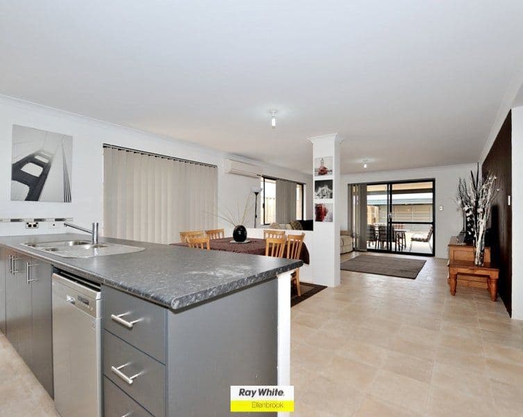 152 Elmridge Parkway, ELLENBROOK WA 6069, Ellenbrook - Thumbnail 3