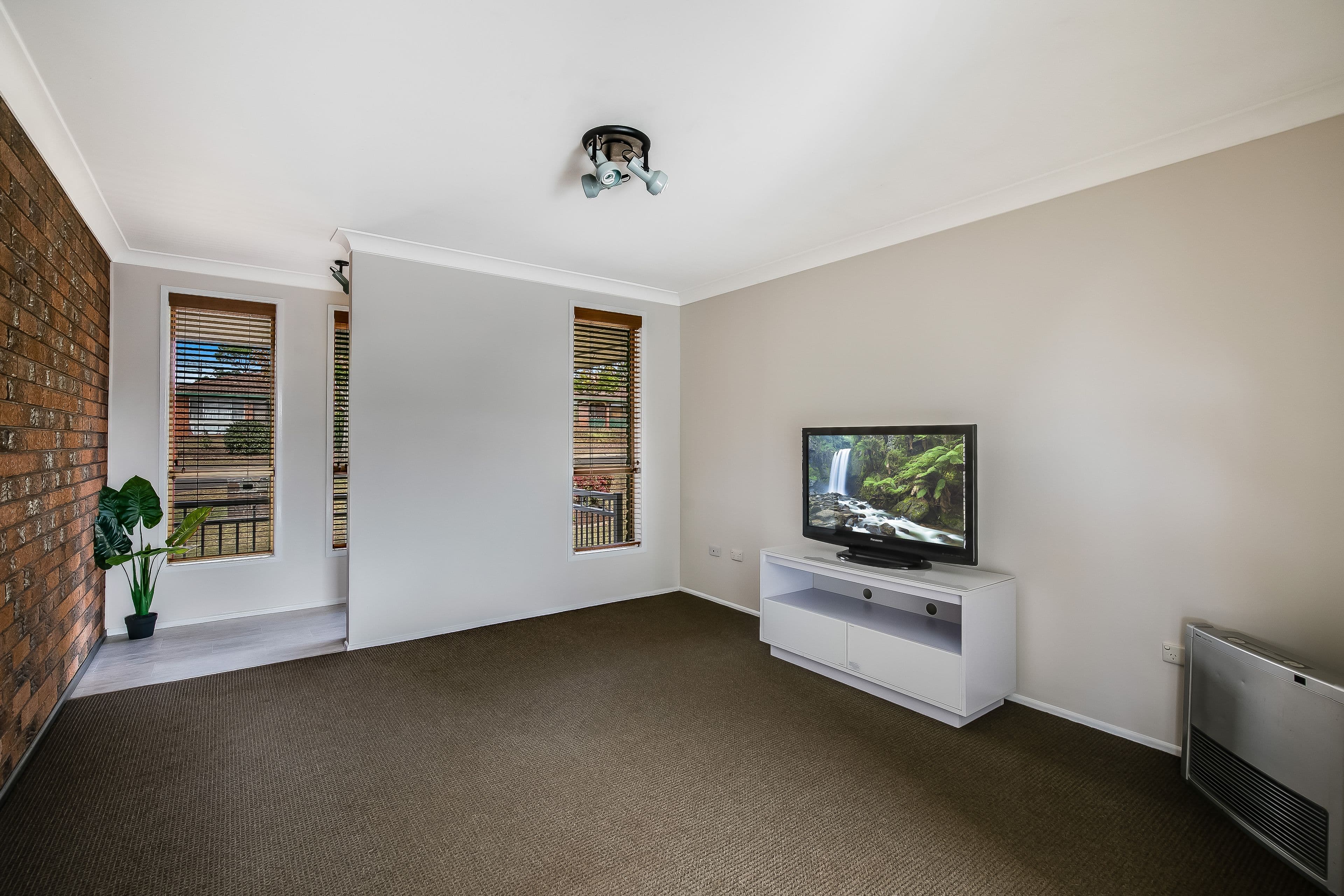 35 Champagne Crescent, Wilsonton Heights QLD 4350, Wilsonton Heights - Thumbnail 2