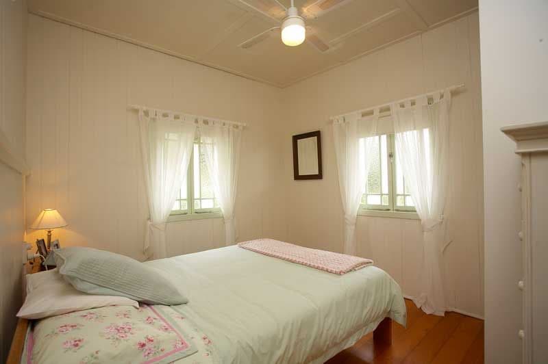 33 Rouen Road, BARDON QLD 4065, Bardon - Thumbnail 7