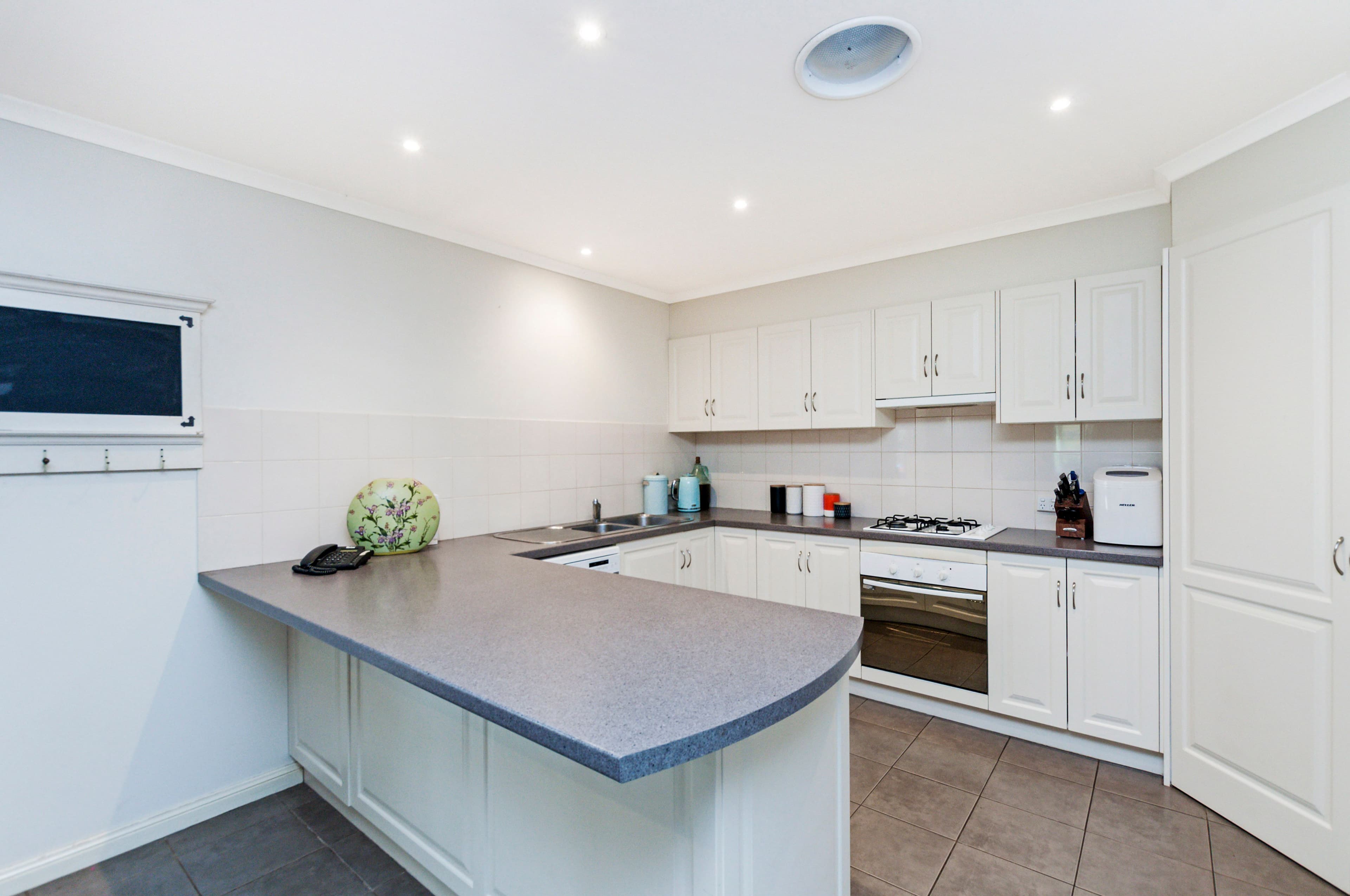40 Darwinia Street, Warrnambool VIC 3280, Warrnambool - Thumbnail 3