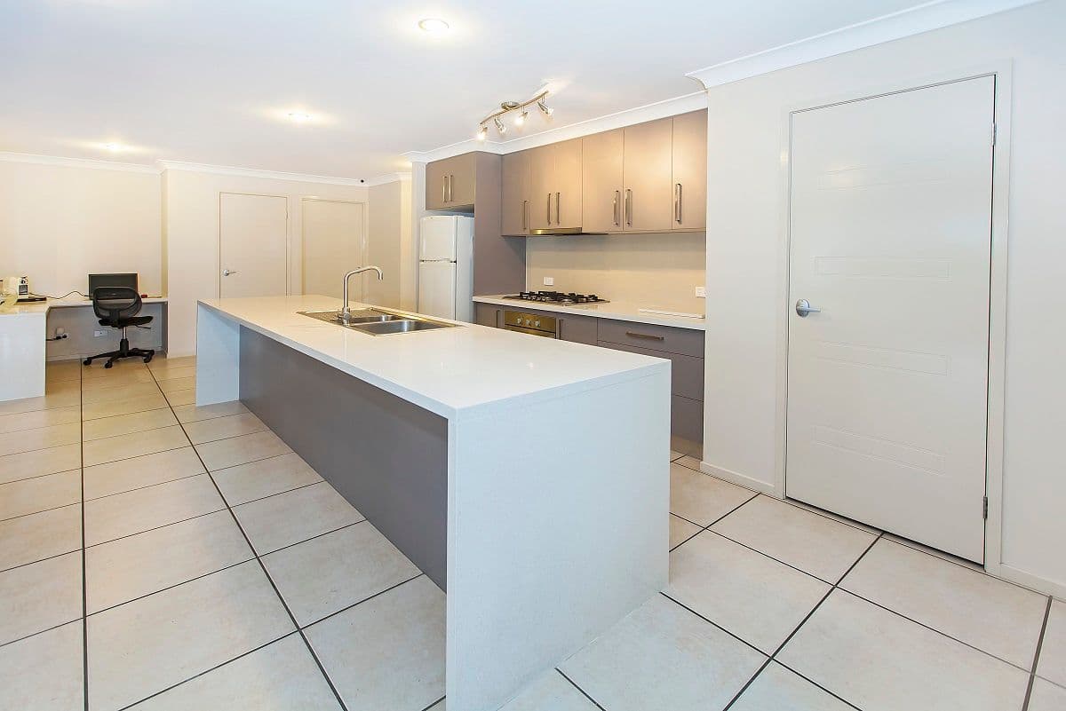 14 Amadeus Circuit, SPRINGFIELD LAKES QLD 4300, Springfield Lakes - Thumbnail 4