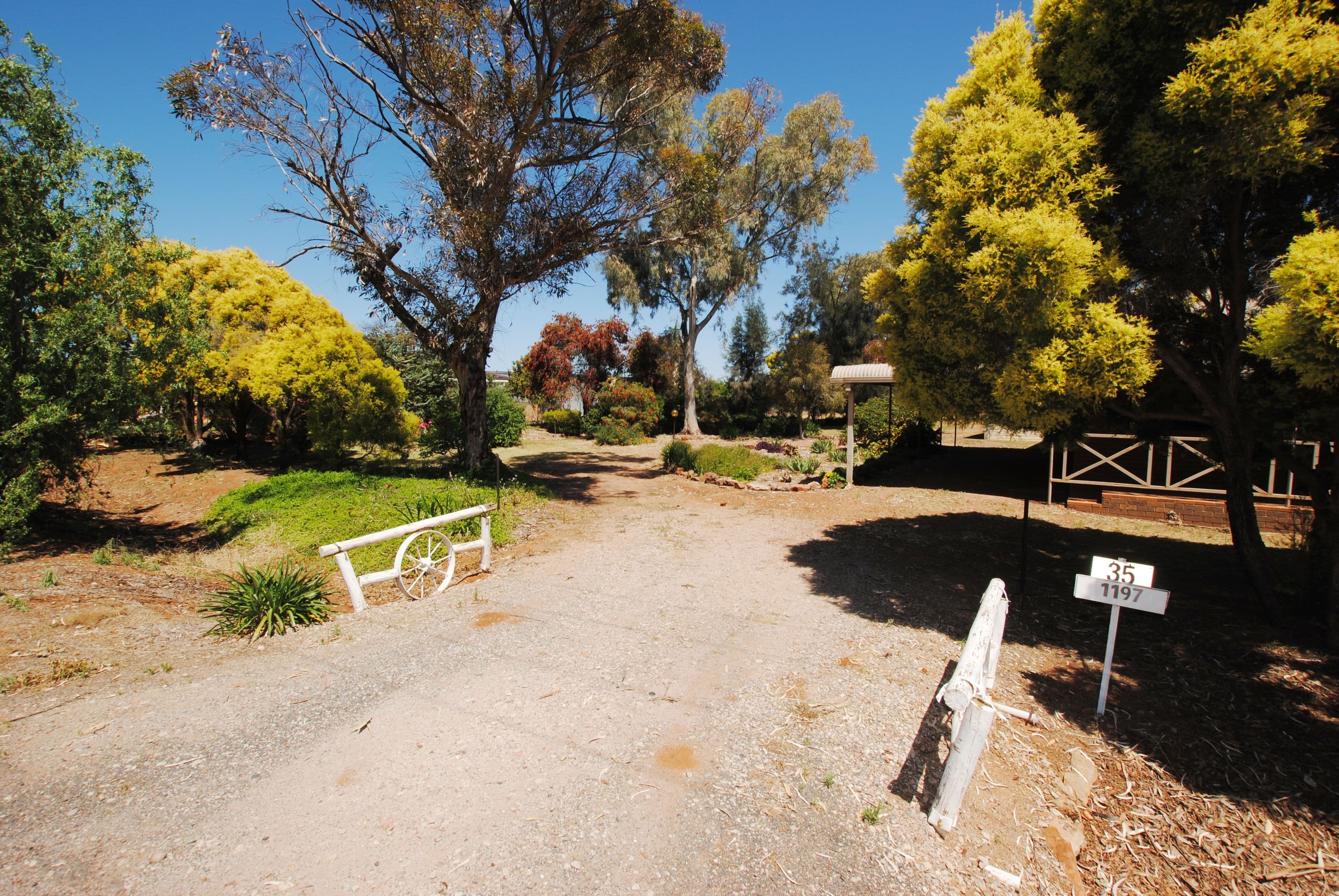 37 Collins Road, Griffith - Thumbnail 2