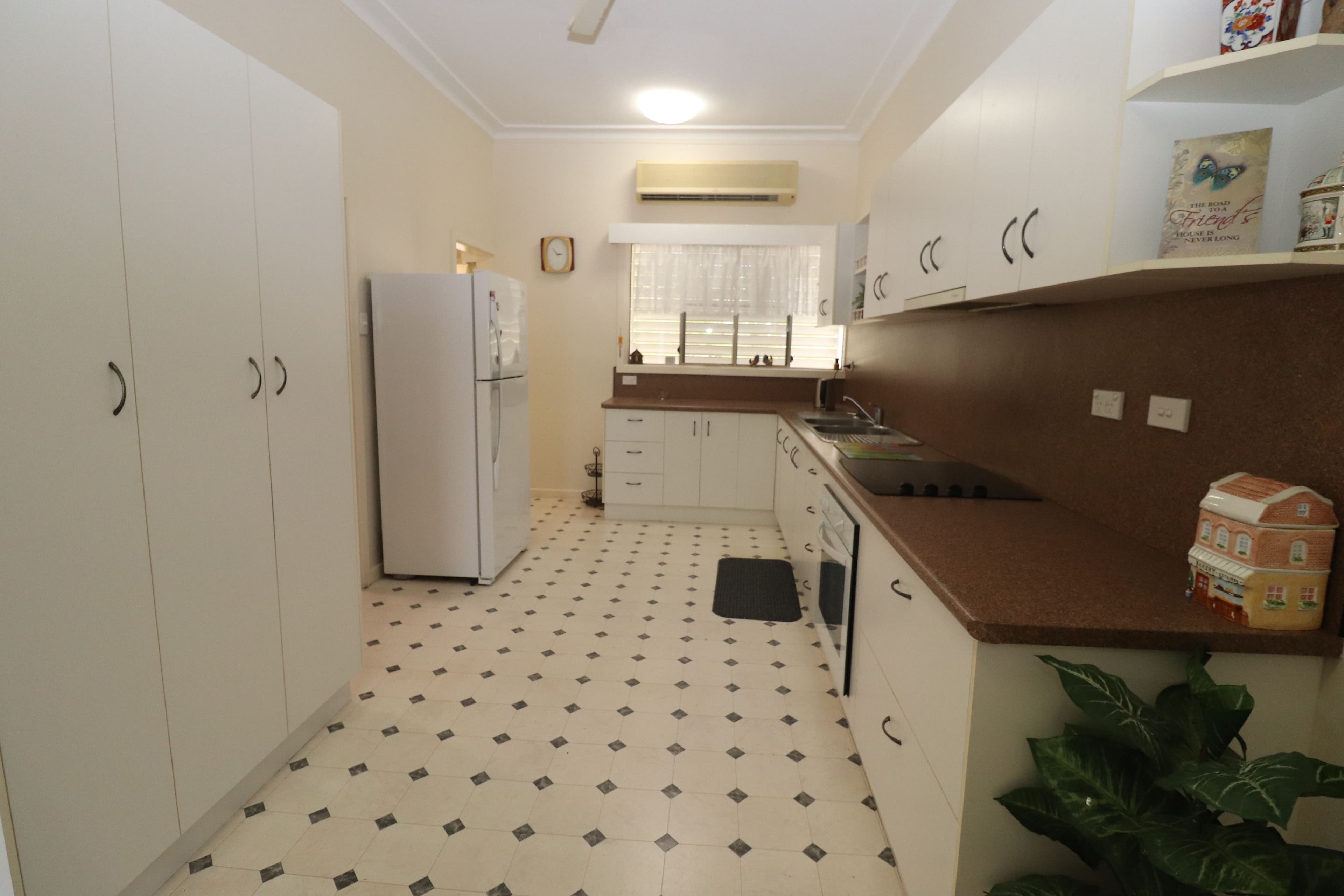 27 Gort Street, Ingham QLD 4850, Ingham - Thumbnail 2