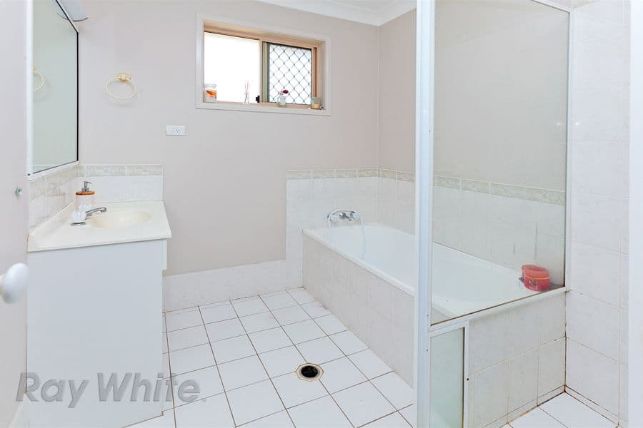 4 Bankswood Court, CAMIRA QLD 4300, Camira - Thumbnail 7