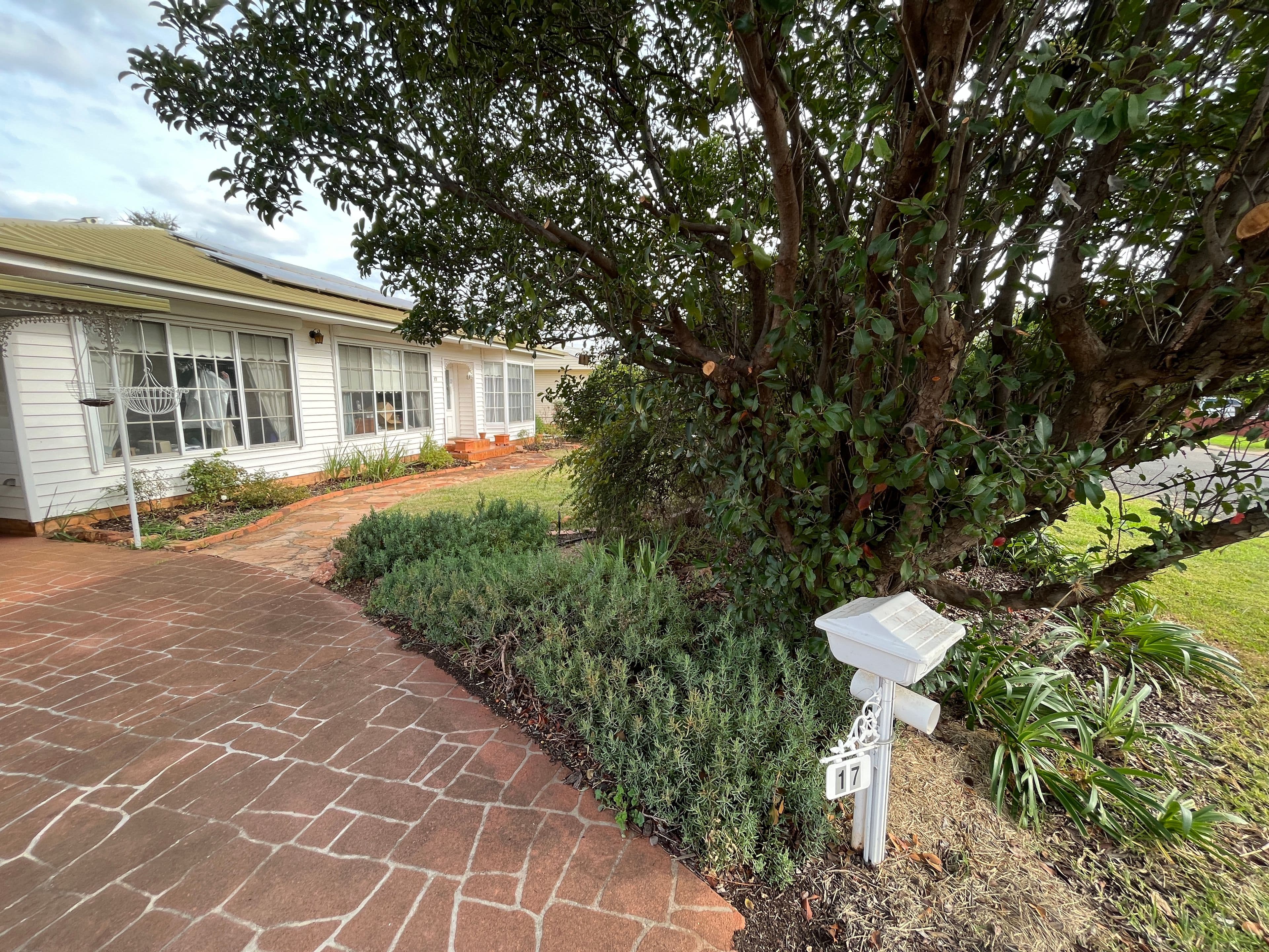 17 Lawson Crescent, Griffith NSW 2680, Griffith - Image 1