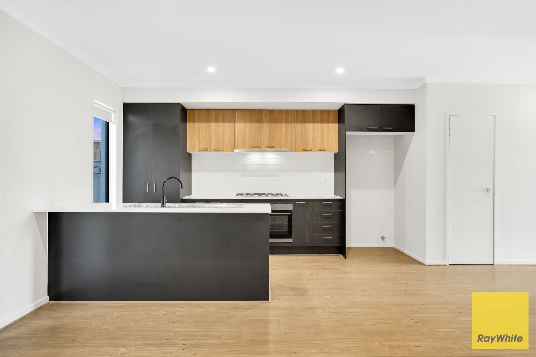 9 Sunflower Walk, BONNIE BROOK VIC 3335, Bonnie Brook - Thumbnail 6