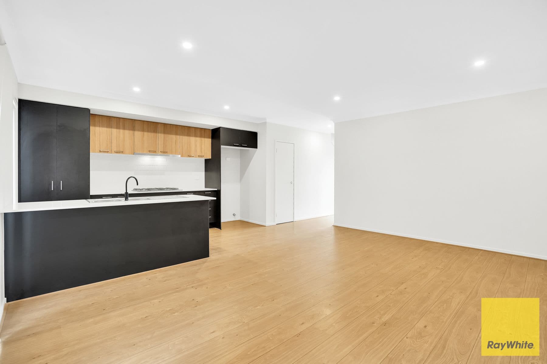 9 Sunflower Walk, BONNIE BROOK VIC 3335, Bonnie Brook - Thumbnail 7