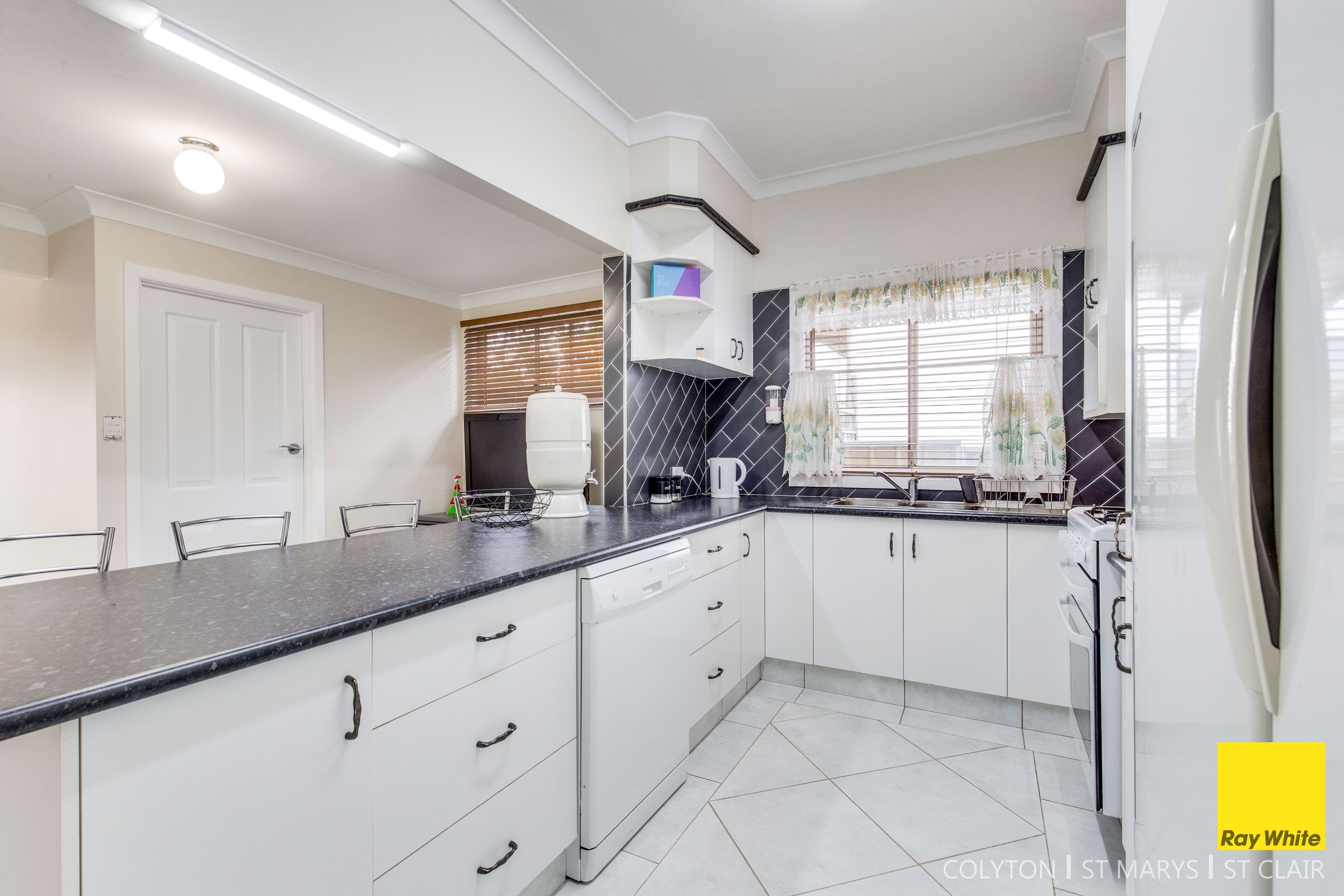 132 Carpenter Street, Colyton - Thumbnail 8