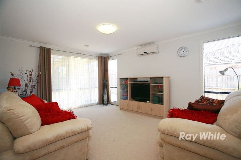 15 Osmington Circle, NARRE WARREN SOUTH VIC 3805, Narre Warren South - Thumbnail 4