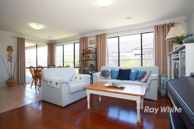 15 Osmington Circle, NARRE WARREN SOUTH VIC 3805, Narre Warren South - Thumbnail 5