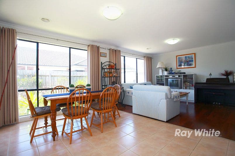 15 Osmington Circle, NARRE WARREN SOUTH VIC 3805, Narre Warren South - Thumbnail 6