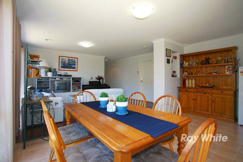 15 Osmington Circle, NARRE WARREN SOUTH VIC 3805, Narre Warren South - Thumbnail 7