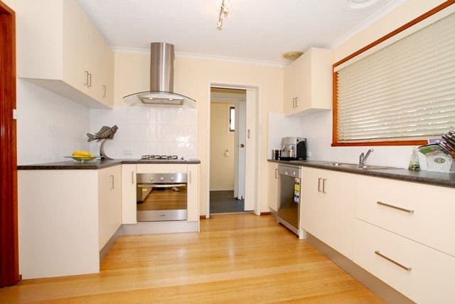 31 Barrot Avenue, HOPPERS CROSSING VIC 3029, Hoppers Crossing - Thumbnail 2