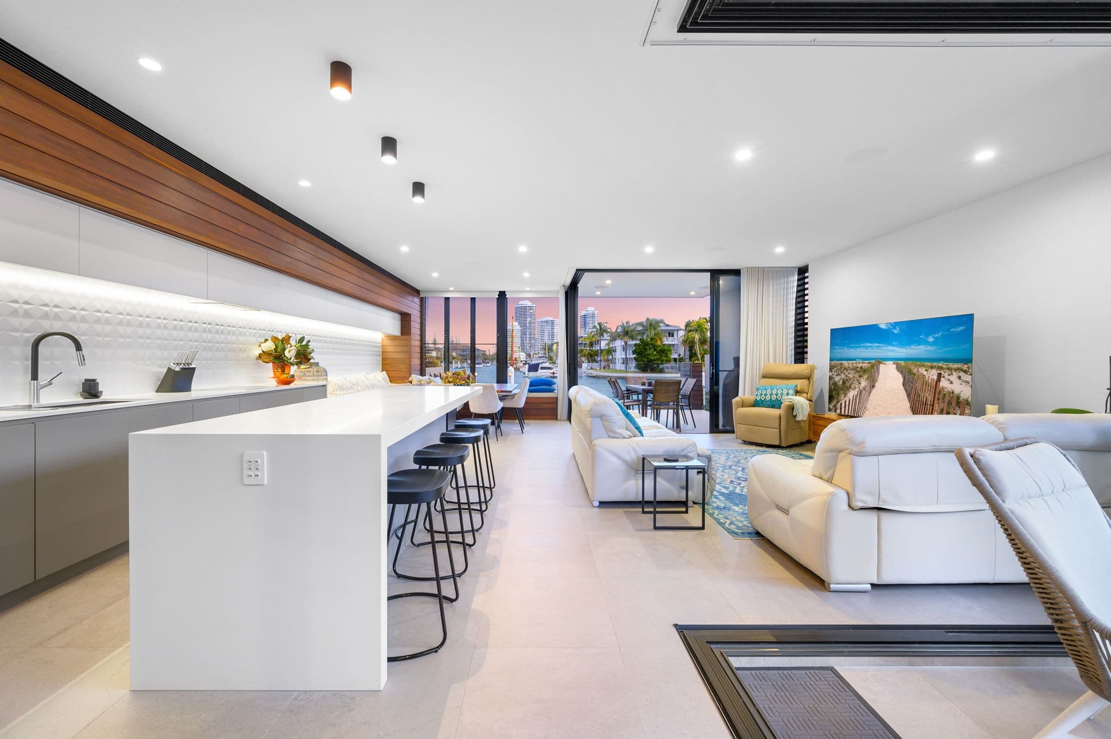 8 Jennifer Avenue, Runaway Bay QLD 4216, Runaway Bay - Thumbnail 4
