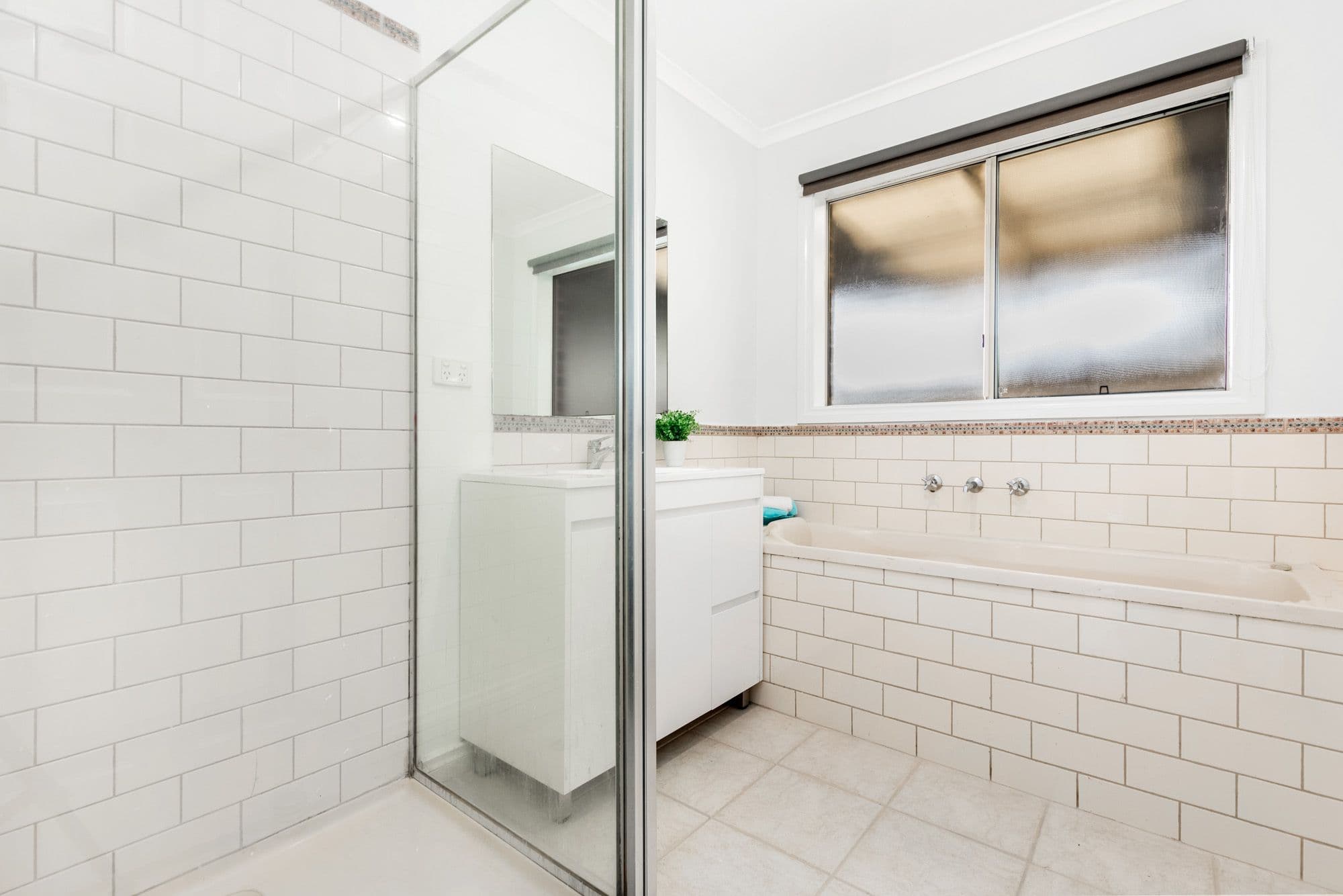 3 Charing Cross Place, Wyndham Vale VIC 3024, Wyndham Vale - Thumbnail 3