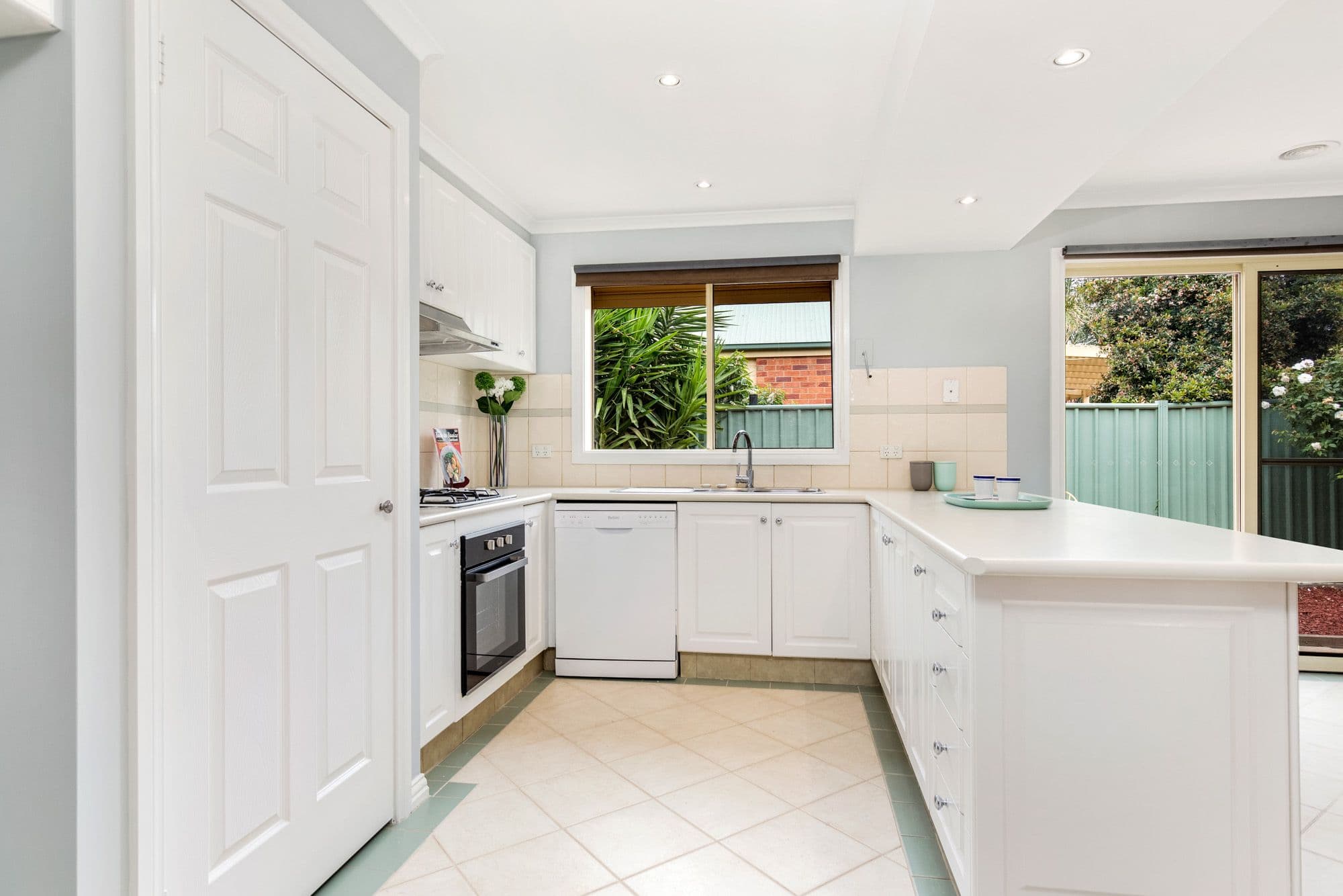 3 Charing Cross Place, Wyndham Vale VIC 3024, Wyndham Vale - Thumbnail 5