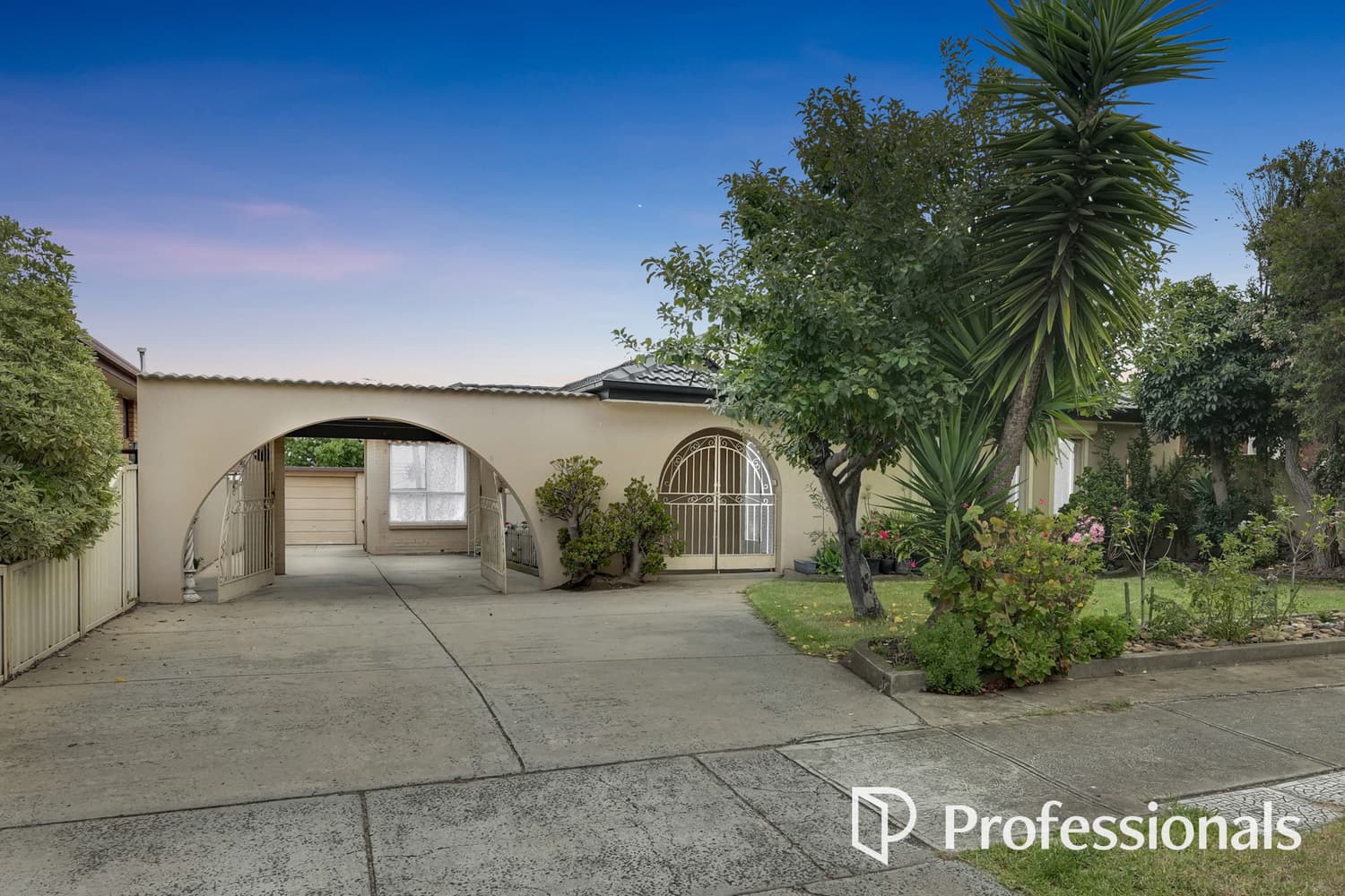 29 Charlbury Grove, St Albans VIC 3021, St Albans - Image 1