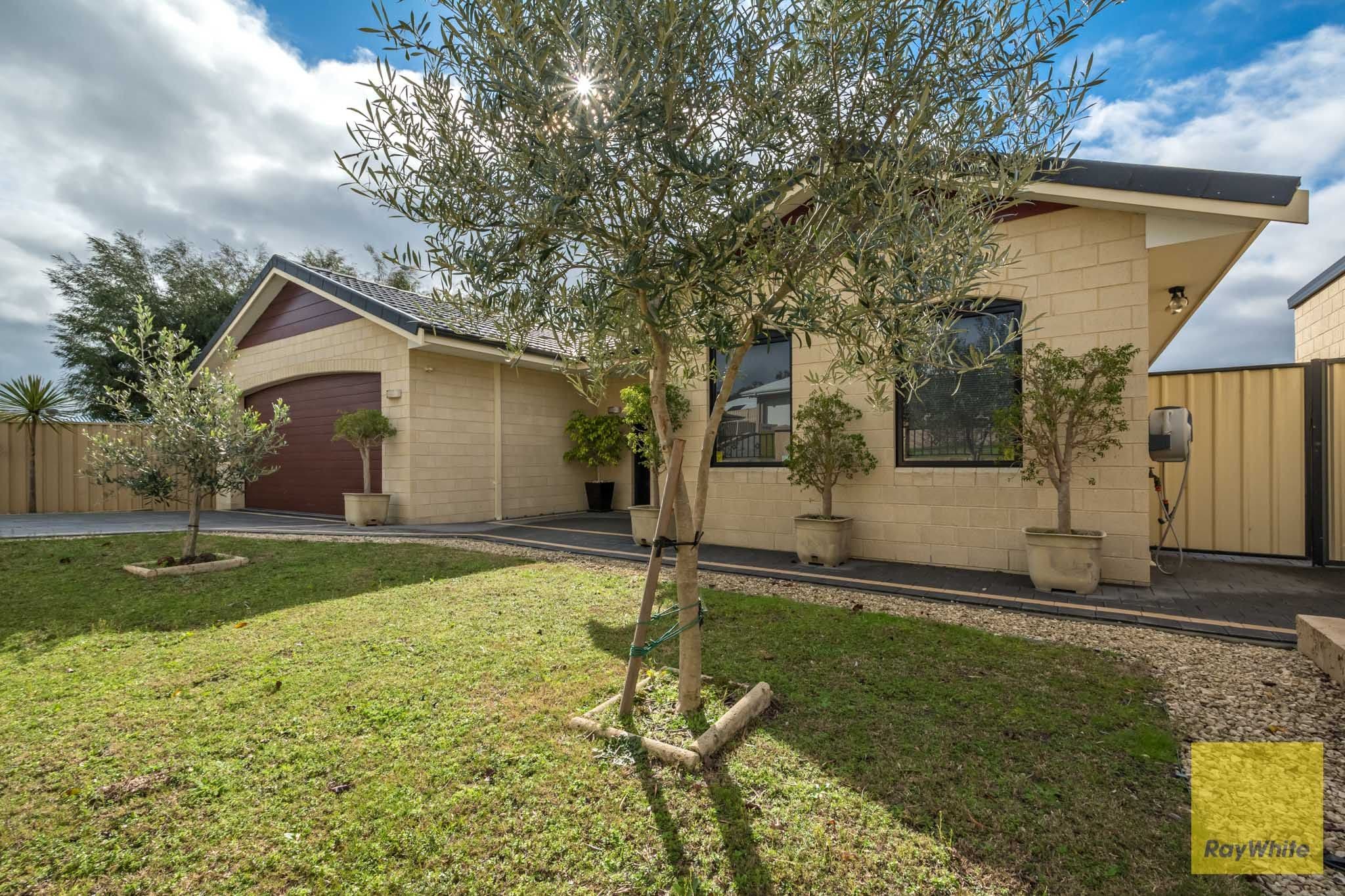 3 Pyrus Gardens, Yakamia WA 6330, Yakamia - Thumbnail 2