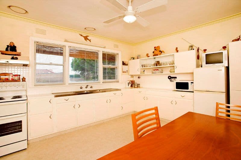 2 Clive Court, CORIO VIC 3214, Corio - Thumbnail 2