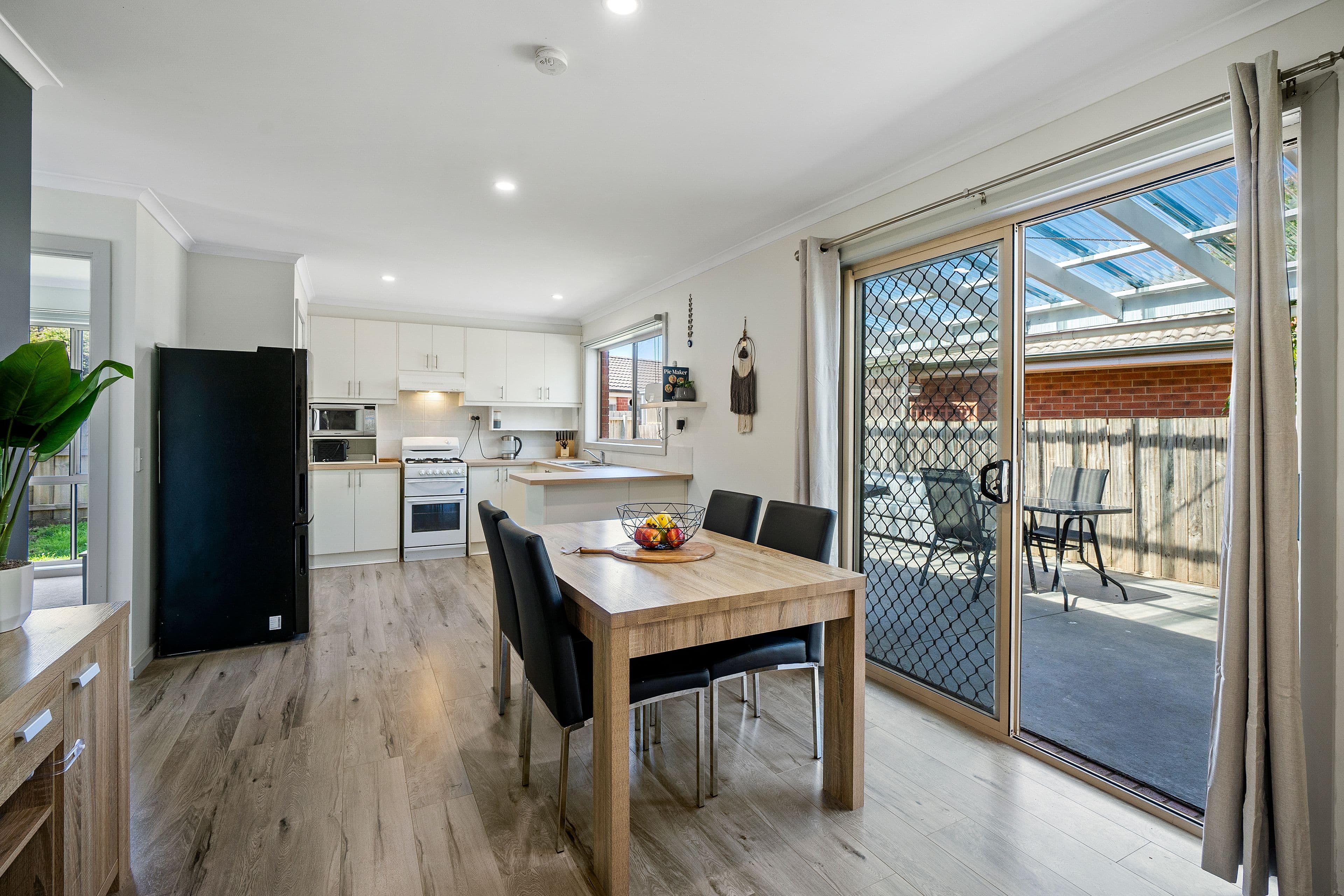 8 Joseph Court, Pakenham VIC 3810, Pakenham - Thumbnail 3