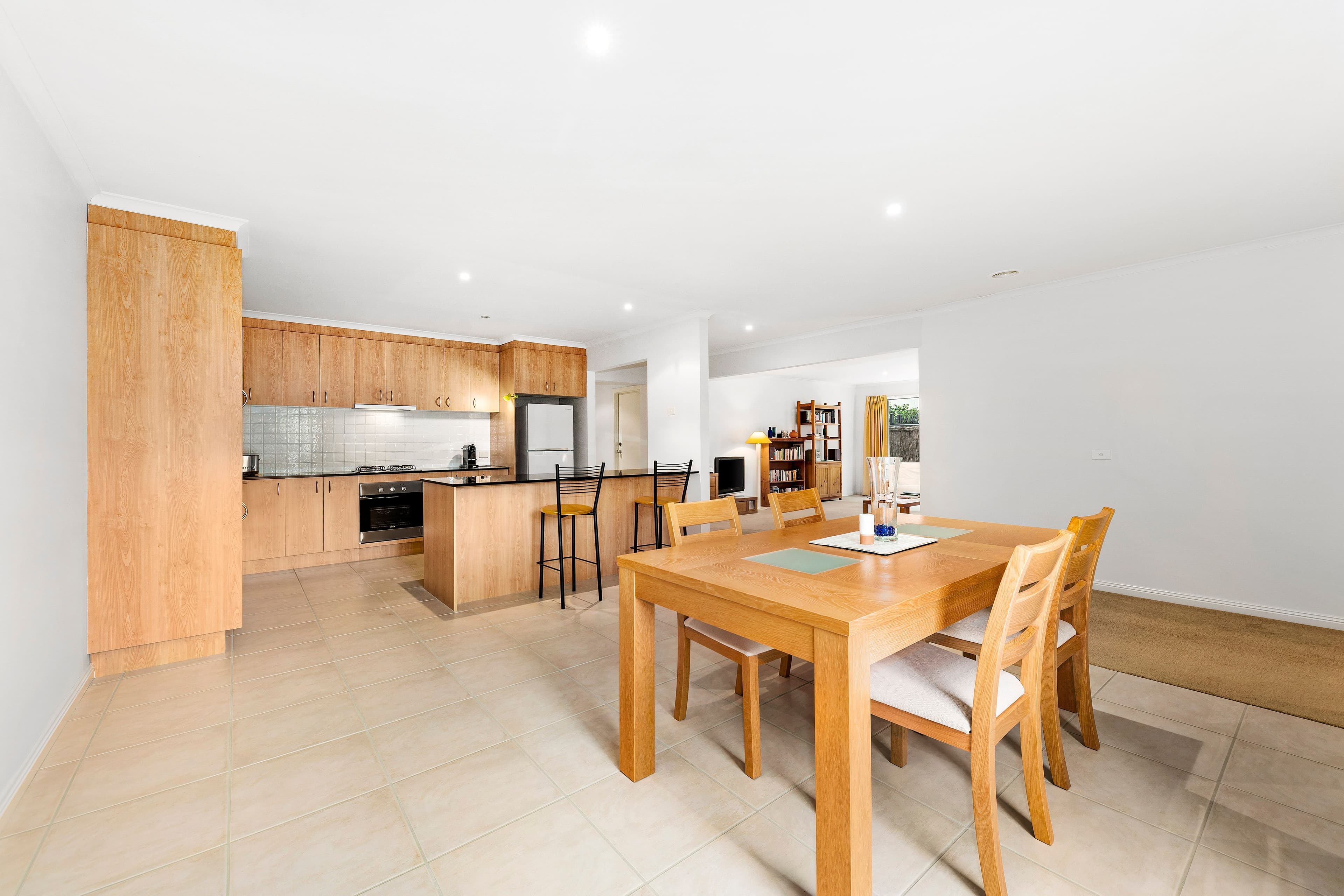 27 Sovereign Manors Crescent, Rowville VIC 3178, Rowville - Thumbnail 4