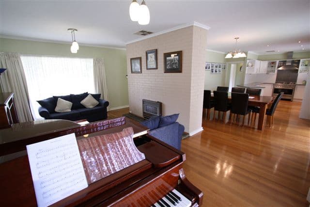 58 Flockhart Avenue, VALLEY VIEW SA 5093, Valley View - Thumbnail 6