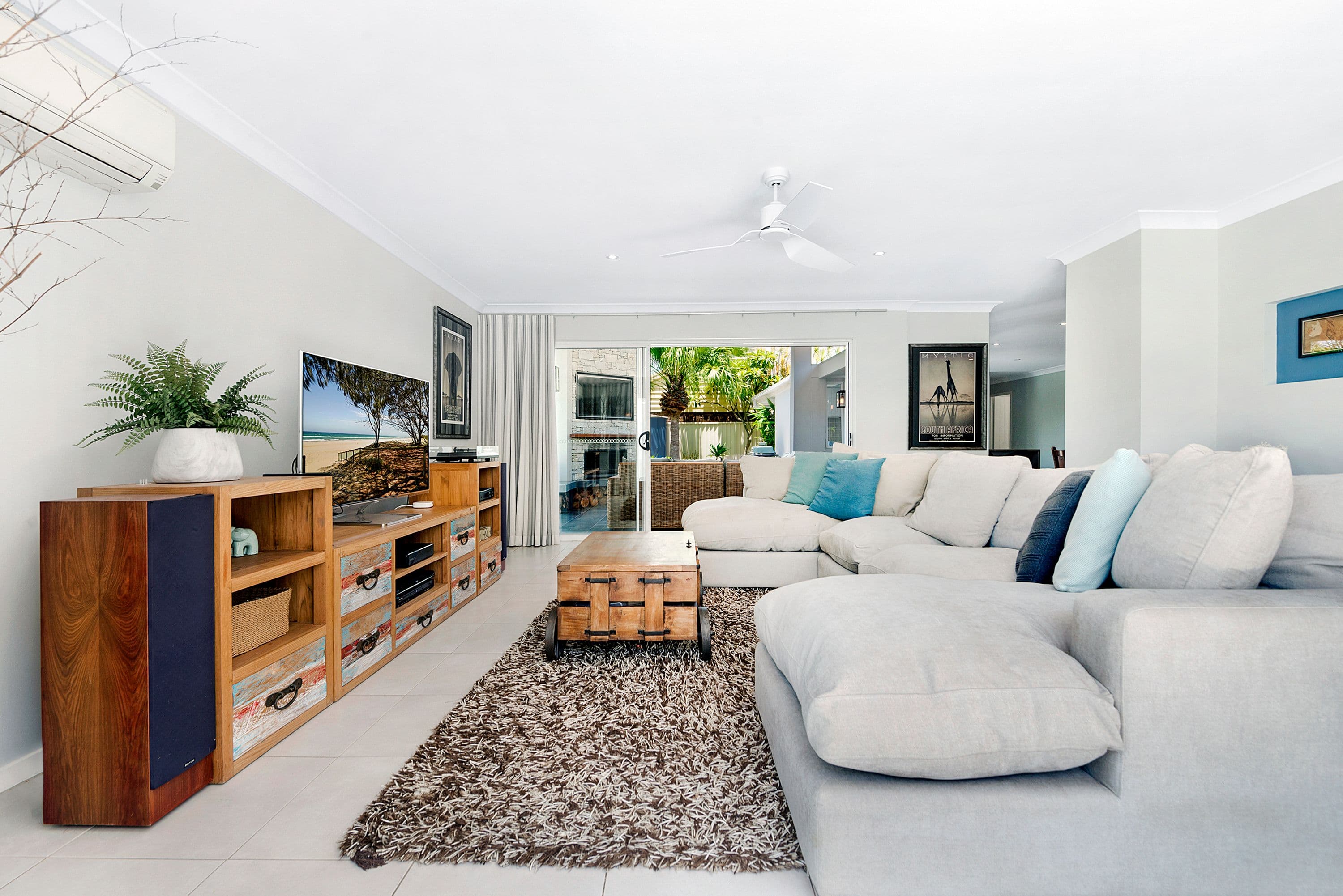22 Sophie Avenue, Broadbeach Waters QLD 4218, Broadbeach Waters - Thumbnail 3