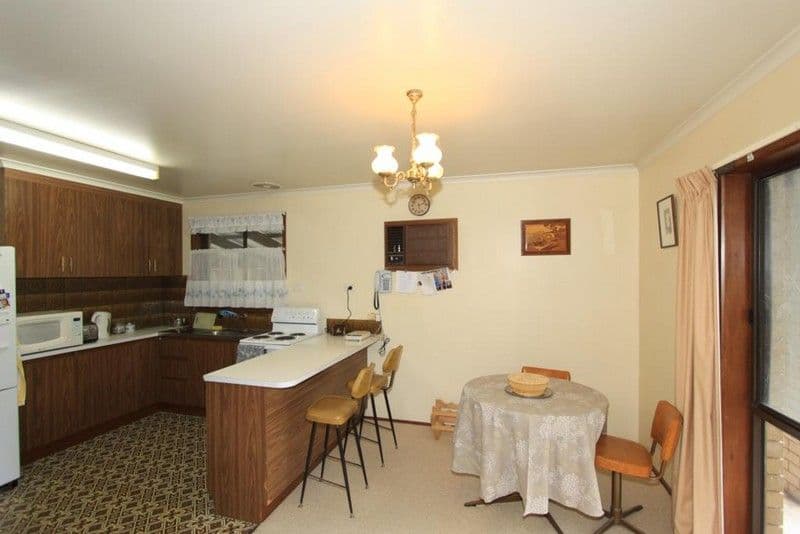 4 Straub Court, EAGLEHAWK VIC 3556, Eaglehawk - Thumbnail 2