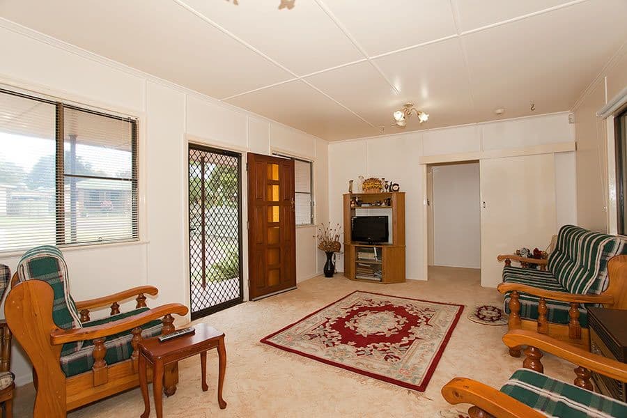 21 Tynedale Avenue, NEWTOWN QLD 4350, Newtown - Thumbnail 4
