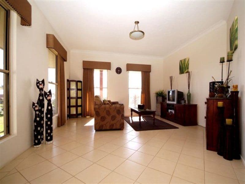 79 Belclaire Drive, WESTBROOK QLD 4350, Westbrook - Thumbnail 2