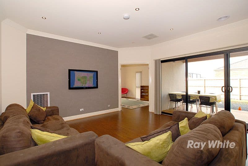 37 Red Gum Circuit, PAKENHAM VIC 3810, Pakenham - Thumbnail 3