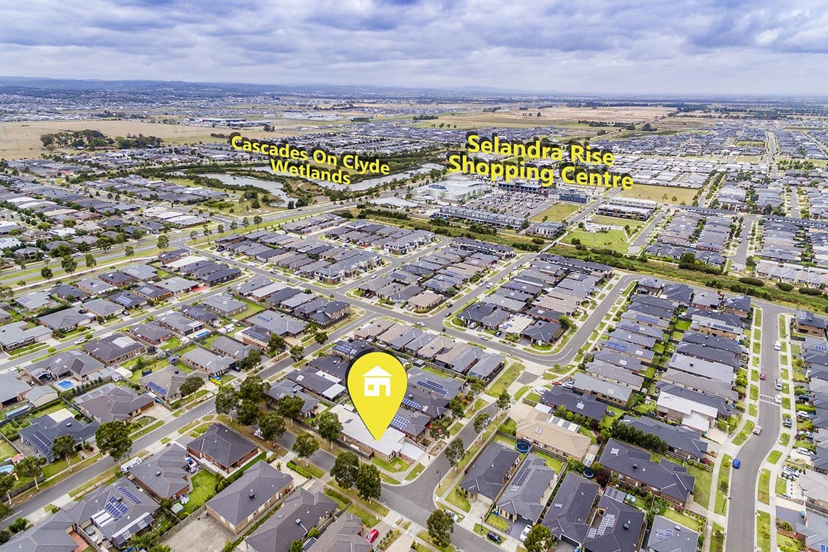 2 Bradshaw Way, Cranbourne East VIC 3977, Cranbourne East - Thumbnail 2