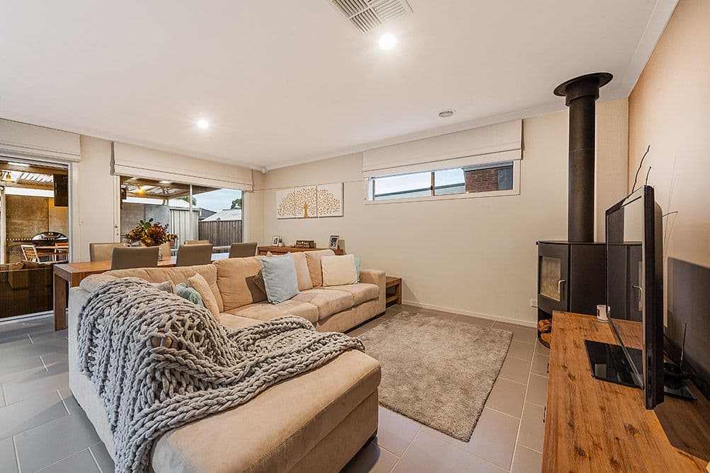 2 Bradshaw Way, Cranbourne East VIC 3977, Cranbourne East - Thumbnail 6