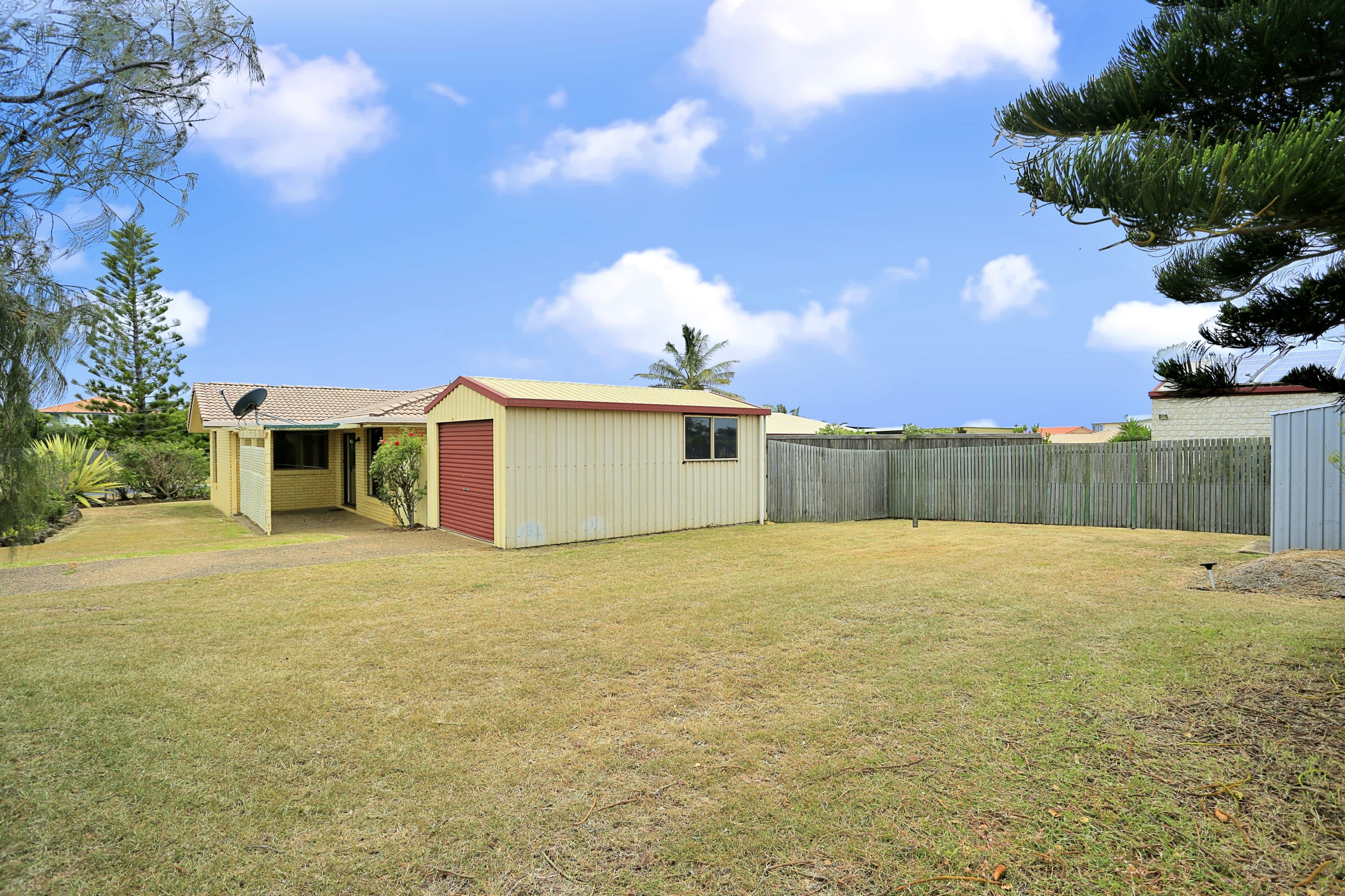1 Tarni Street, Coral Cove QLD 4670, Coral Cove - Thumbnail 2