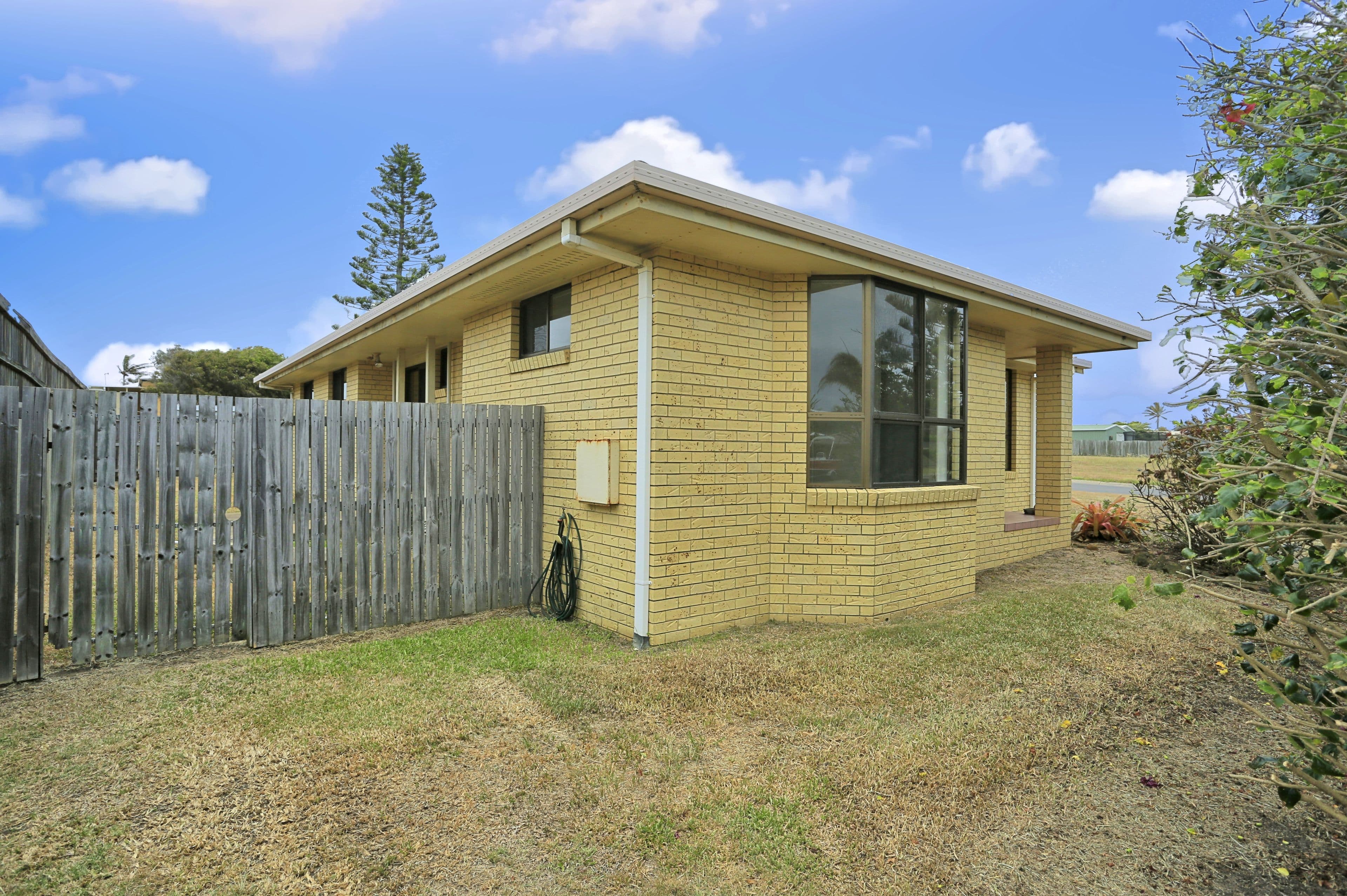 1 Tarni Street, Coral Cove QLD 4670, Coral Cove - Thumbnail 6
