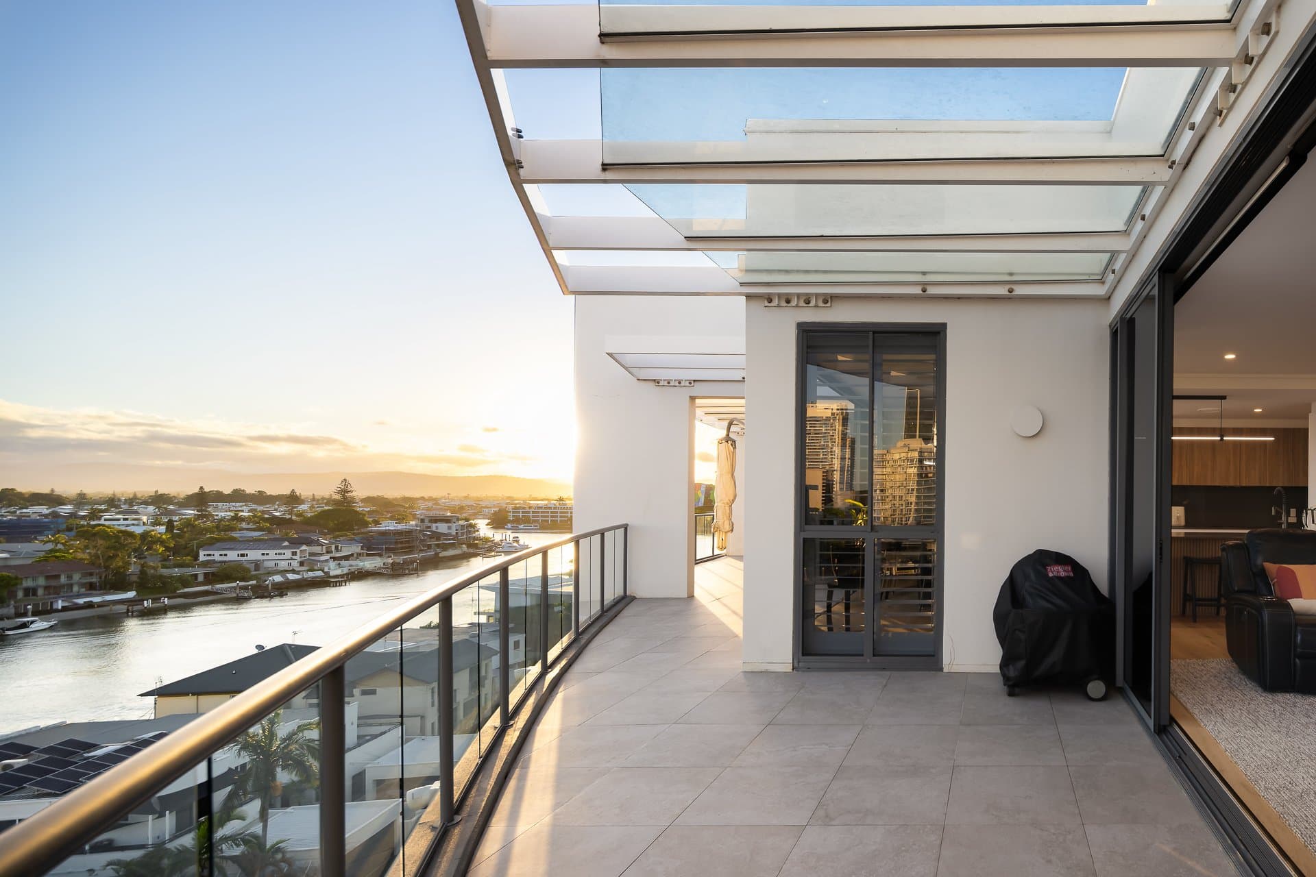 802/6 Tarcoola Crescent, Chevron Island - Thumbnail 2